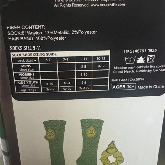 Bioworld Grinch Cozy Socks Set - Green and Yellow - Picture 5 of 5